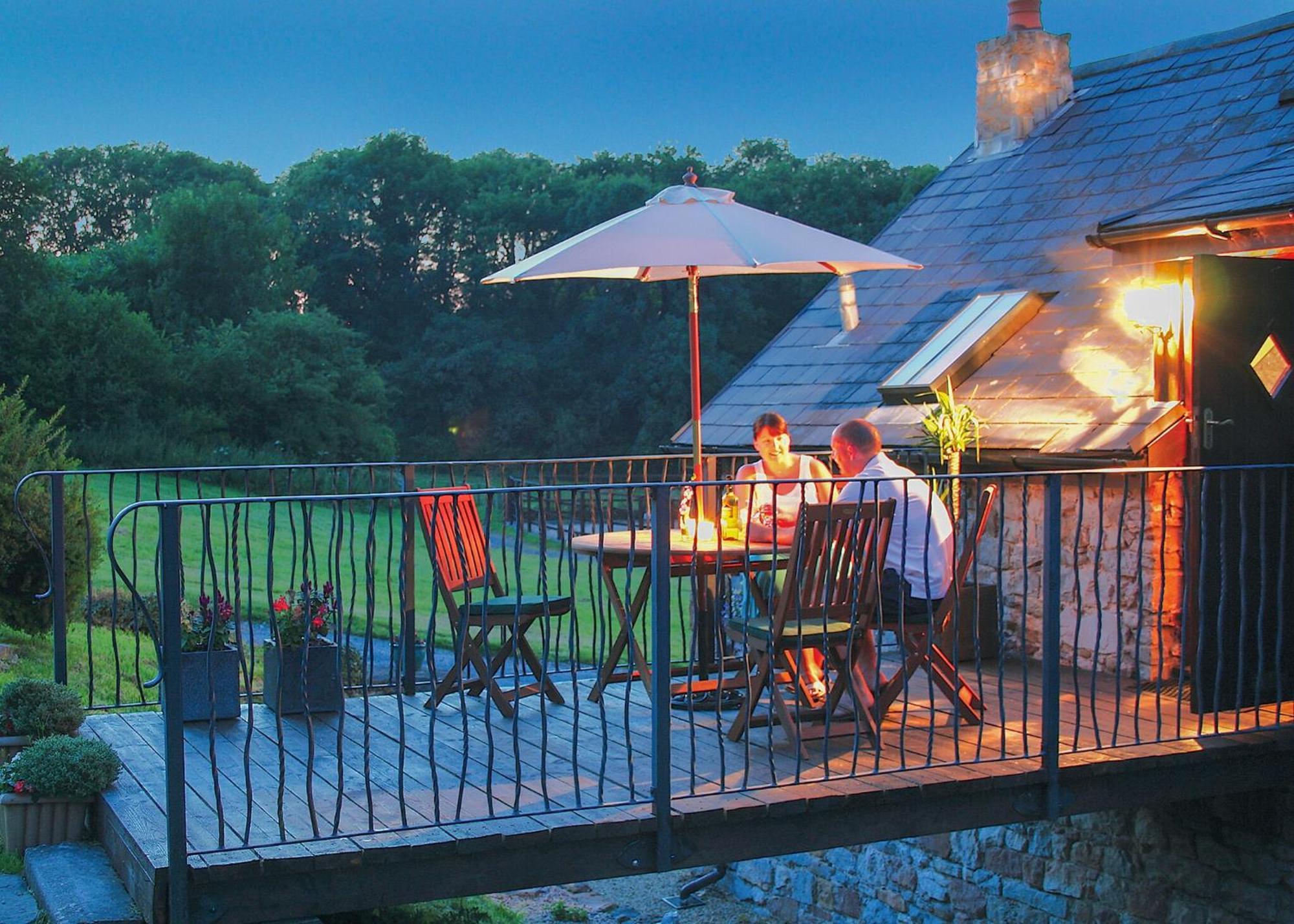 Garnffrwd Park Hotel Llanddarog Exterior photo